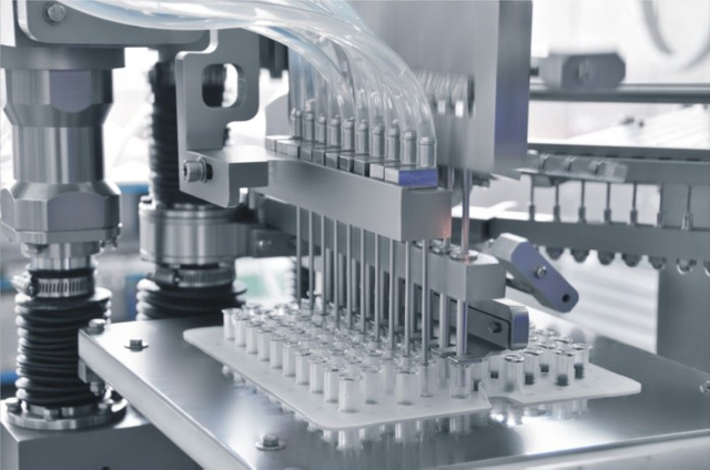 Автоматическая машина для укупорки пероральных шприцев с предварительным наполнением Машины для наполнения шприцев гелем